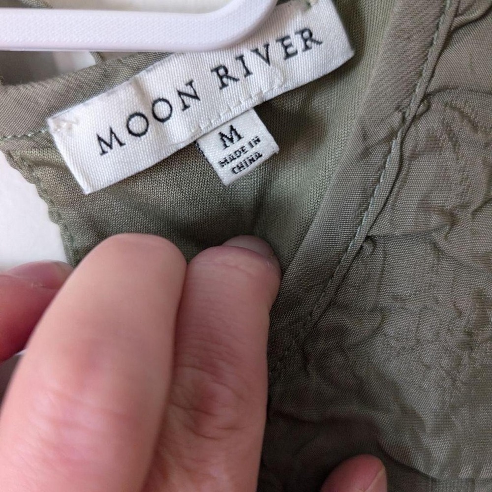 Tuckernuck Moon River Olive Textured Midi Dress medium - Picture 2 of 11